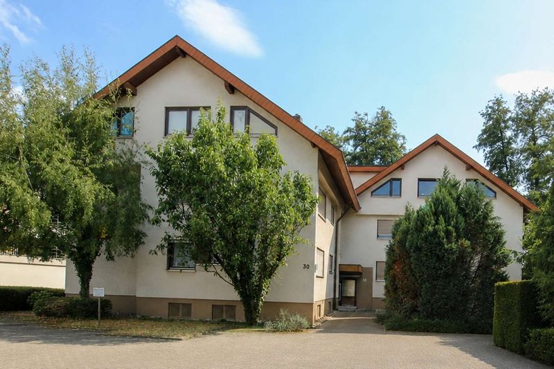 Großzügige 3-Zimmer-Erdgeschoss-Wohnung mit zwei Balkonen & Stellplatz in beliebter Wohnlage